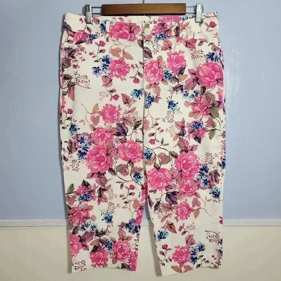 St. John's Bay Size 12 White Bright Pink Floral Summer Travel Party Dressy Capri - Picture 1 of 10